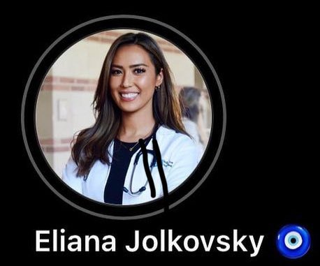 endArabHate's tweet photo. Eliana is a medical student @UCLAHealth @UCLA. Time and time again she has posted anti-Arab, anti-a Palestinian hate rhetoric. 

Can you imagine being an Arab or Palestinian patient of hers? 

The leadership must take immediate action and protect Arabs, Palestinians on its campus from Eliana.
