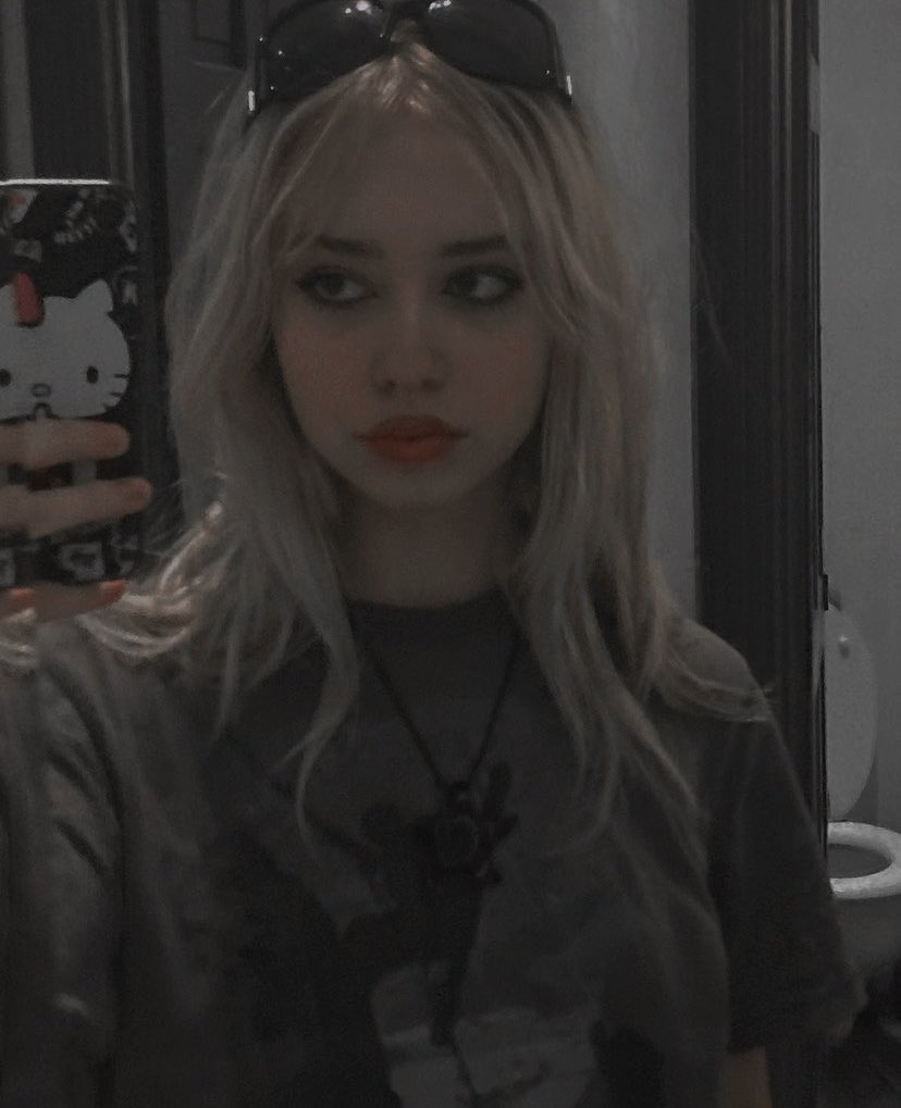 sxrcaass's tweet photo. 𝗔𝗕𝗜𝗚𝗔𝗜𝗟 𝗕𝗘𝗡𝗡𝗘𝗧
———————— 𝘚𝘌 𝘉𝘜𝘚𝘊𝘈
 
︎                     ︎
︎
︎ 
     ~ Hermana pequeña de harry
     ~ Trama asegurada
     ~ Se precisa de actividad  
     ~ FC sugerido: lilycrxslxnd 

︎
︎
︎ 
︎     ♡| para más información 
      𝒓𝒕| para difundir https://t.co/UnRM53nEKX
