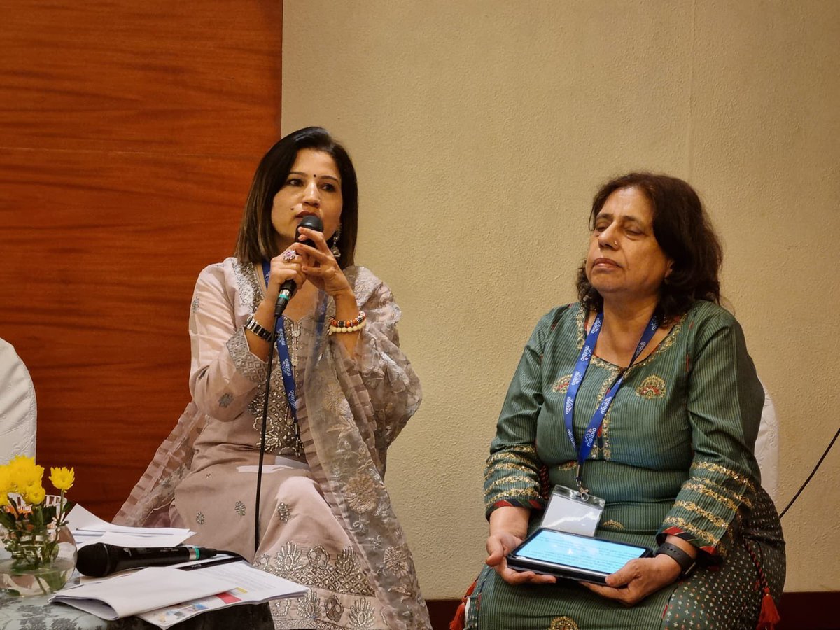 cns_health's tweet photo. ✅ Session-7️⃣ of #FindAllTB to #stopTB meet
⭐️An idea can save lives!
🔶 Chairs: @KalpanaAcharya1 @shobha1shukla
🔷 Know more about #Truenat journey: Chandrasekhar Nair, co-founder, Molbio Diagnostics
👉 Recording: https://t.co/ew9CZDfKGh
#ItsTimeForAccountability #endTB https://t.co/7251kvuuNY