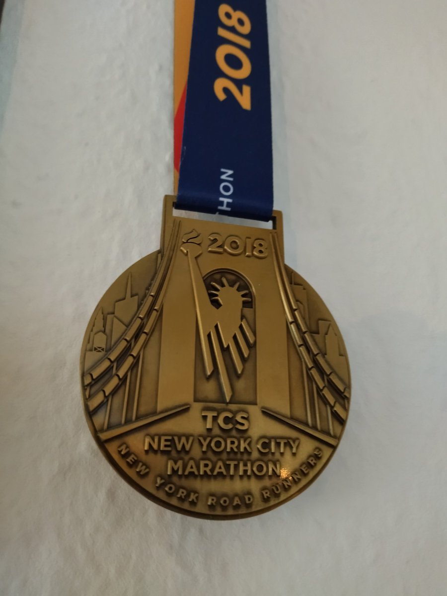 Heute vor 5 Jahren (also an dem Sonntag) war ich in New York City und einer der Verrückten, die sich 42 km über Beton gequält haben.
#NewYorkMarathon