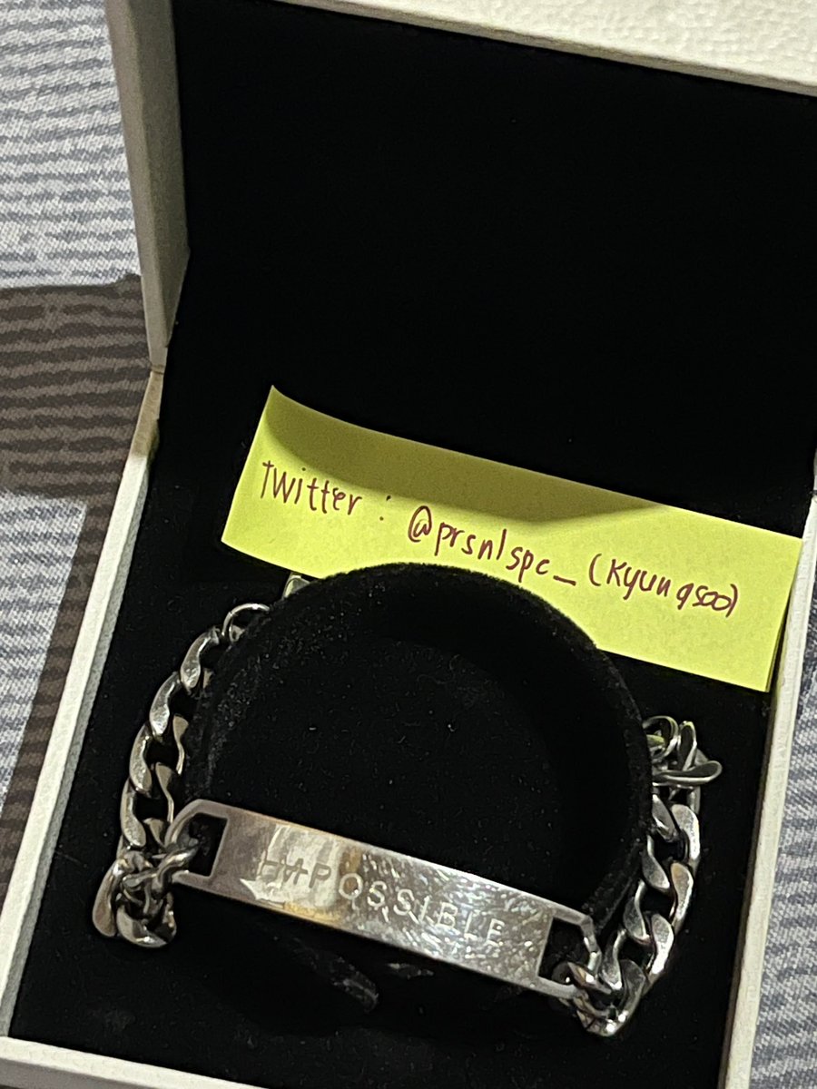 prsnlspc_'s tweet photo. #DECLUTTERINGSALE #EXO #PRIVÉALLIANCE #ACCESSORIES #BAEKHYUN #BH #BRACELET #PH
📍Privé Alliance - Possible Bracelet
📗: Php 1000 + LF
✅: Inclusions: With box and freebies
What to expect: With scratches and the box is old. Not pure silver, so this is not pawnable. https://t.co/3GQa8U3hKn