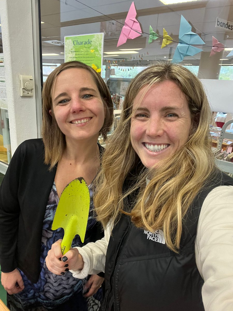 WalkerAnnabel2's tweet photo. "C'était trop bien !" Les Gardannais, grands et petits, ont beaucoup aimé nos animations autour des petites bêtes du sol et du potager au naturel. 🐌 🐛 🦋
Le stand de l'association E4 n'a pas désempli.
Merci à notre nouvelle adhérente Nelly qui a animé la journée avec moi ! https://t.co/lsw1ziiefp