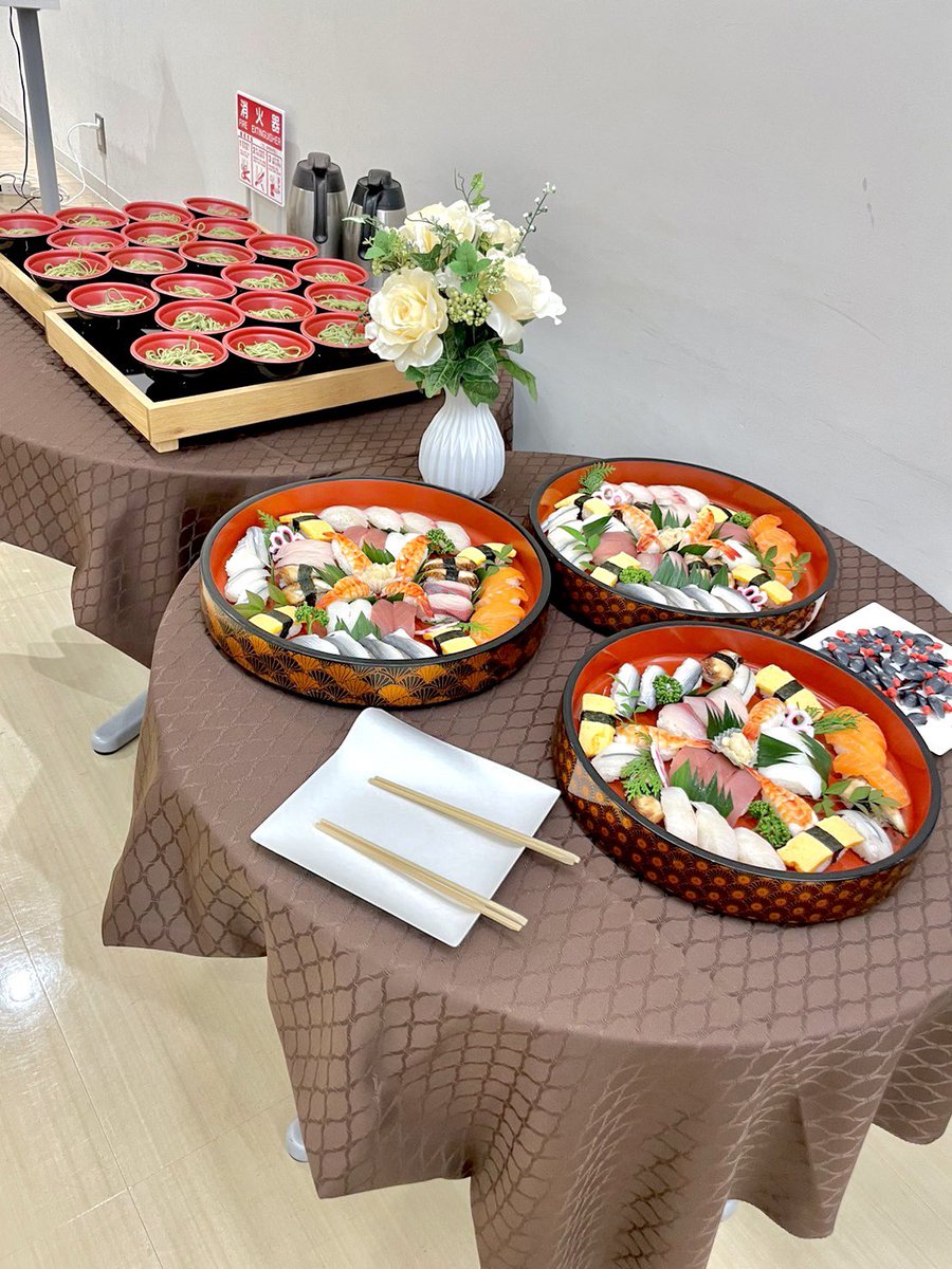 2ndTable's tweet image. お客様のご要望で、テーブルごとに料理を分けて配置しました😊
お客様から、
「また年末のパーティーもお願いしたいです！」と嬉しいコメントも頂きました✨

#2ndtable #ケータリング #ケータリングサービス #ケータリング東京 #出張パーティー