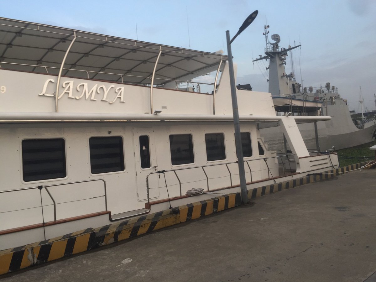 Jack_ng01's tweet image. Guys come and see the "5bn Presidential Yatch"

Of what economic value is this to Nigerians??

That is why they don't want to see Peter Obi in Aso Rock; they want to keep stealing billions in the guise of contracts
