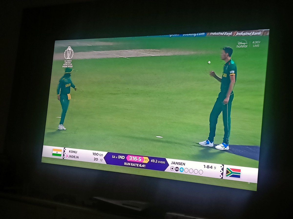 Kotkar_SM's tweet image. Bavuma plus trophy = Jansen 😂