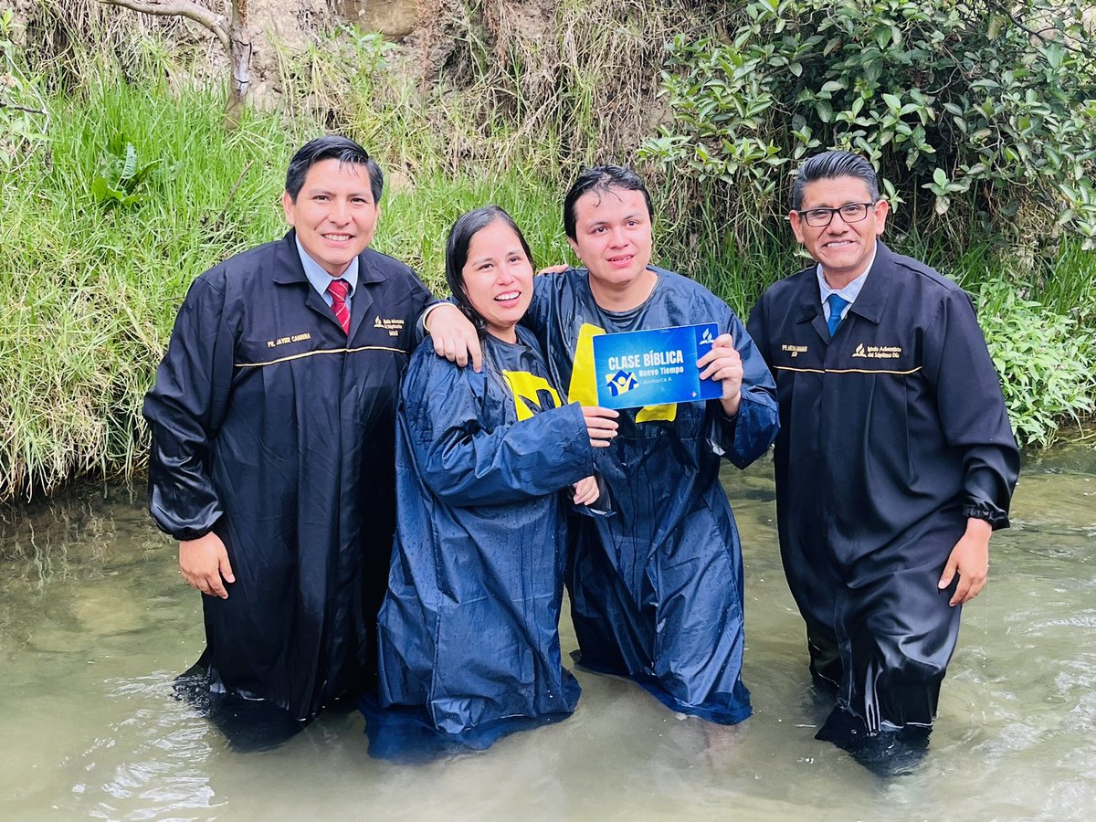 🤩 ¡Que bendición! 
✝️ 04 personas le entregaron su vida a Jesús gracias al trabajo de la #EscuelaBíblicaNT de la iglesia Central de Cajamarca “A”. Ya son más de 10 personas las que fueron bautizadas en este año.

<a href="/NuevoTiempoPeru/">Nuevo Tiempo Perú</a> 
<a href="/IASD_Cajamarca/">Adventistas Cajamarca</a>