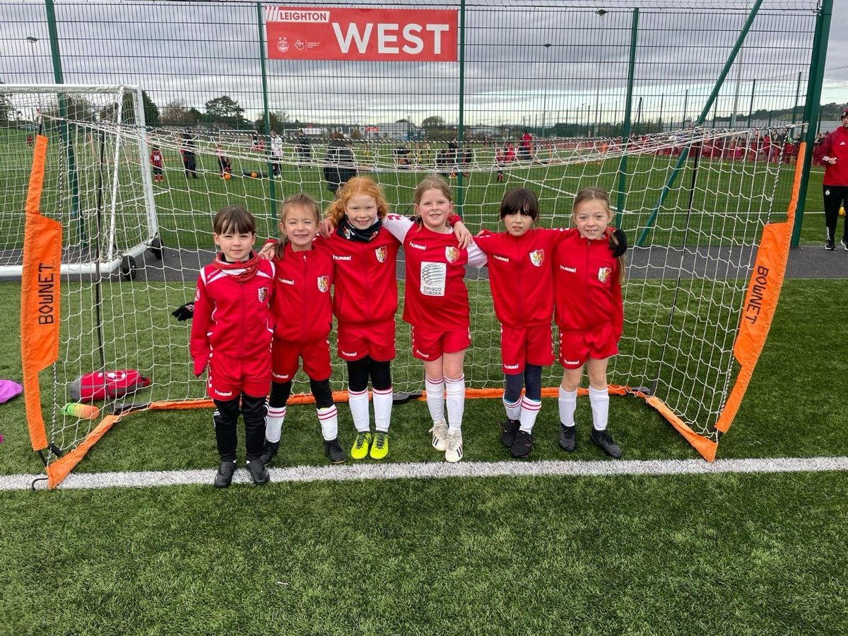 west_endfc's tweet photo. @westendfcgirls Festival fun for the u8 girls this morning at Cormack Park. Great passing, moving and finishing coupled with top effort from all. 
#development 
#funfriendshipandfootball 
⚽️🔴⚪️🔴 https://t.co/UNj3JM9YRa