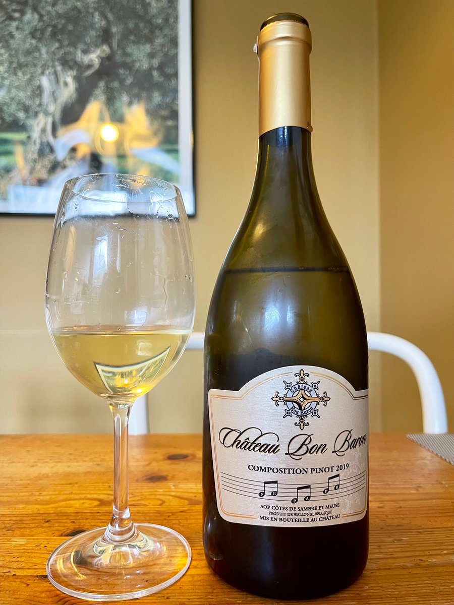 joukesp's tweet photo. #Aperotime #SundayLunch #ChickenFilet #PotatoPumpkinMash #Mushrooms
Happy #Aperotime w a glass Cava Ferriol.
Tremendous success w my chicken filets w potato-pumpkin mash, sautéed & flambé mushrooms in cream sauce & watercress.
Quite good Pinot blend by Belgium’s Ch.Bon Baron. https://t.co/OkdAhbNhFp