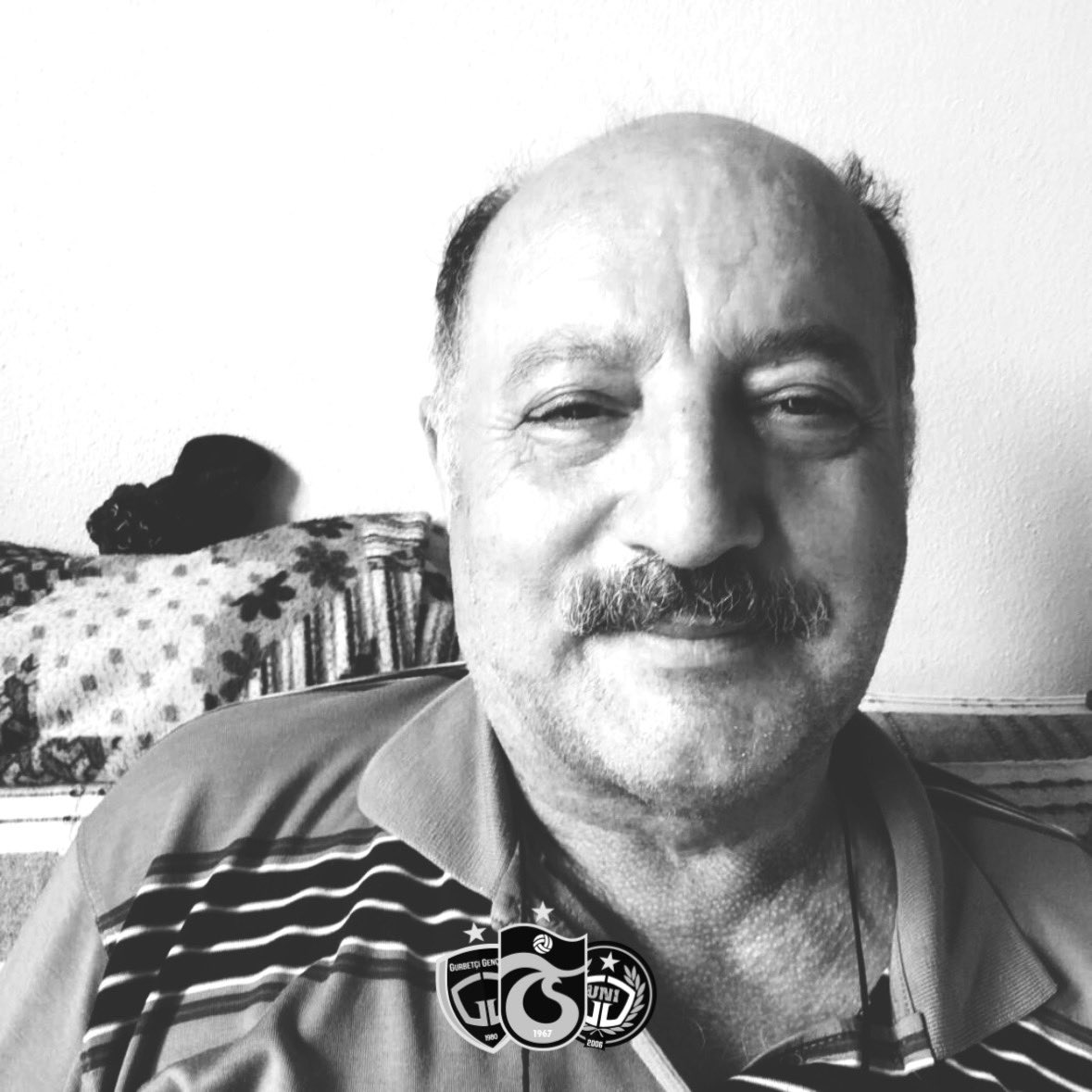 Fenerbahçe - Trabzonspor maçını izlerken karşılaşmanın heyecanına dayanamayıp rahatsızlanan ve hayatını kaybeden taraftarımız Hüseyin Özsandıkçıoğlu’na Allah’tan rahmet; ailesine, sevenlerine ve camiamıza başsağlığı diliyoruz.

#GurbetçiGençler