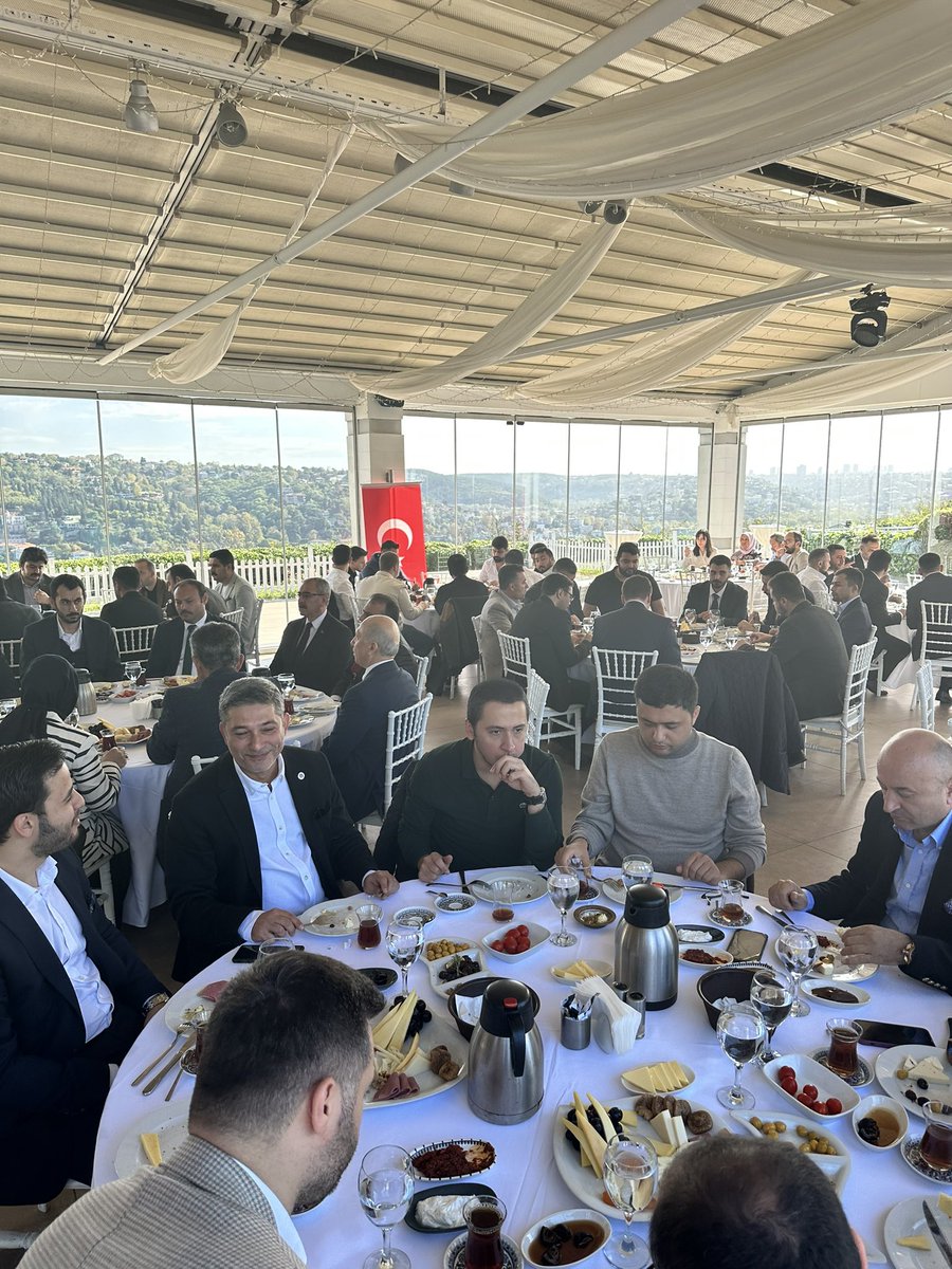 Türk Hukuk Enstitüsü İstanbul Şubesinin düzenlemiş olduğu kahvaltı programına Istanbul Ülkü Ocakları Hukuk Birimi olarak katılım sağladık.