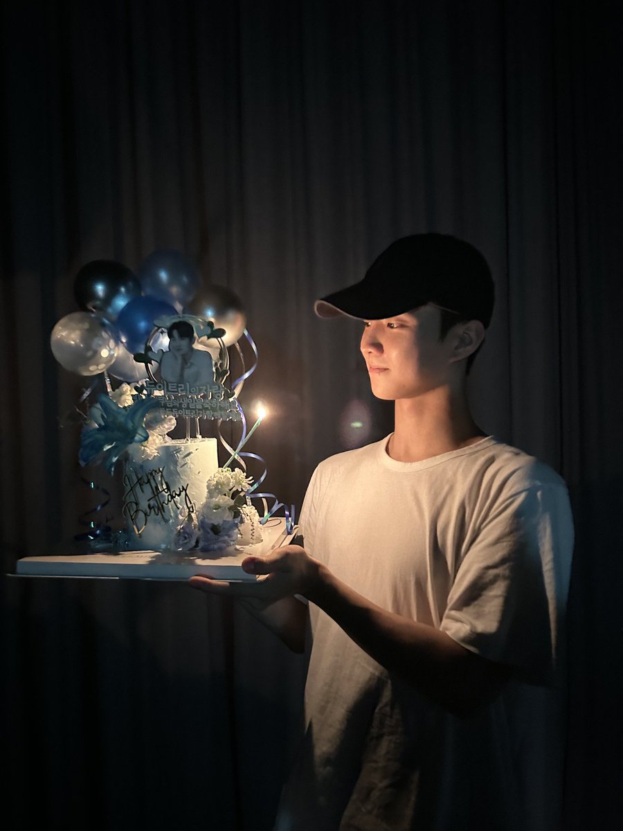 jichanming's tweet photo. Thank you for all the present you've provided to me, Dewytree! 💙 https://t.co/GToeKm29q0