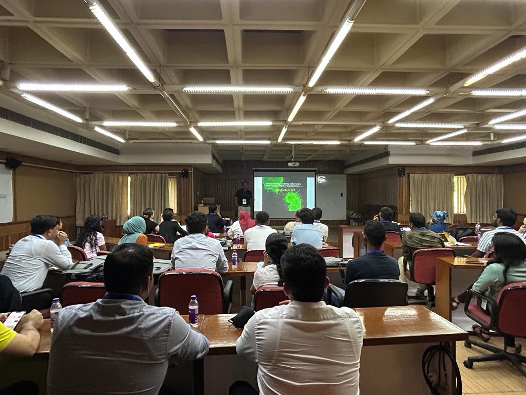 dhirajverma's tweet photo. First day of FluoMicro-2023 #fluorescence #microscopy at @ICGEBNewDelhi @ICGEB #ICGEBmeetingsandworkshops https://t.co/7J2DASitI3