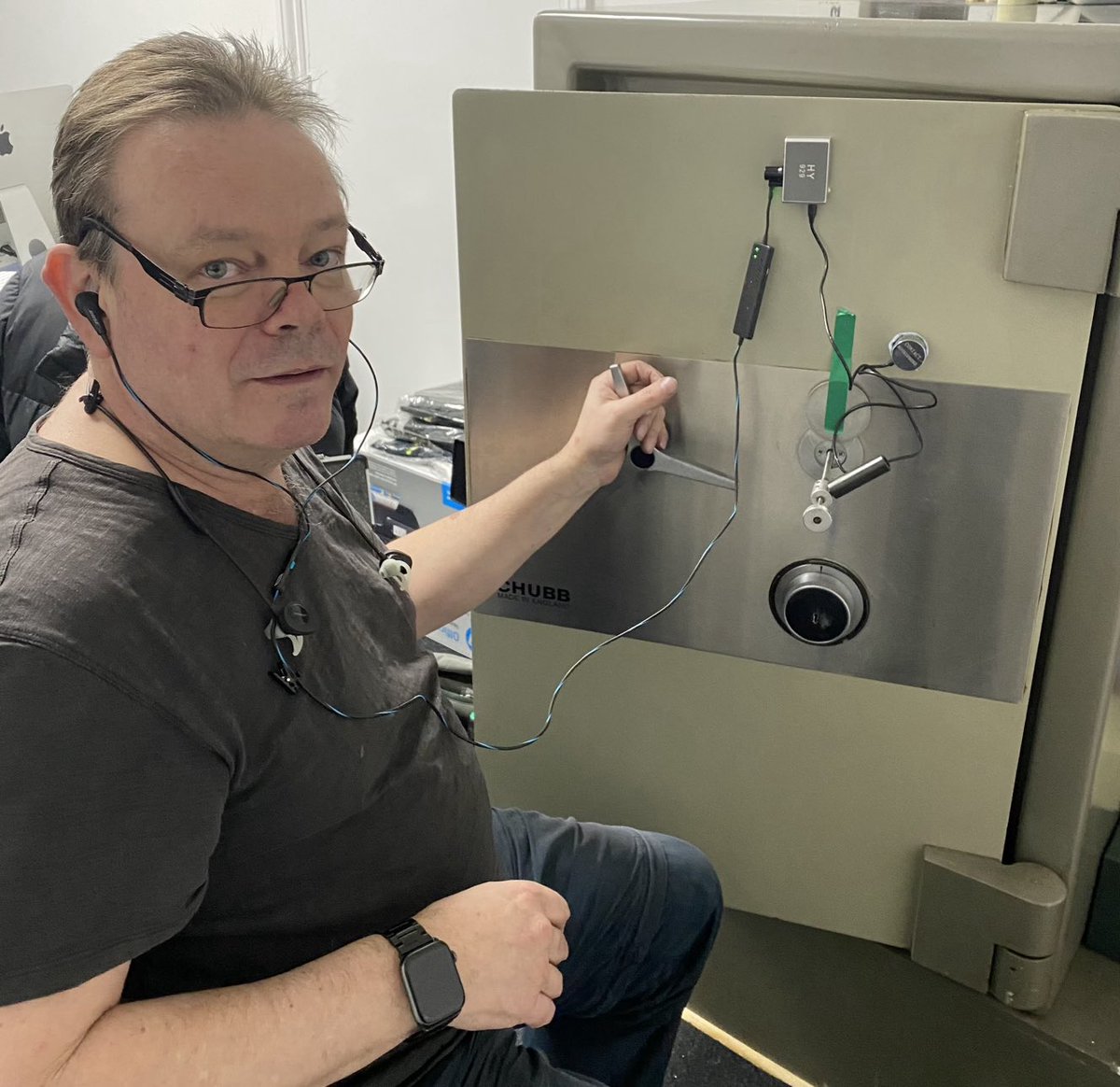 Picking open a Chubb isolator.