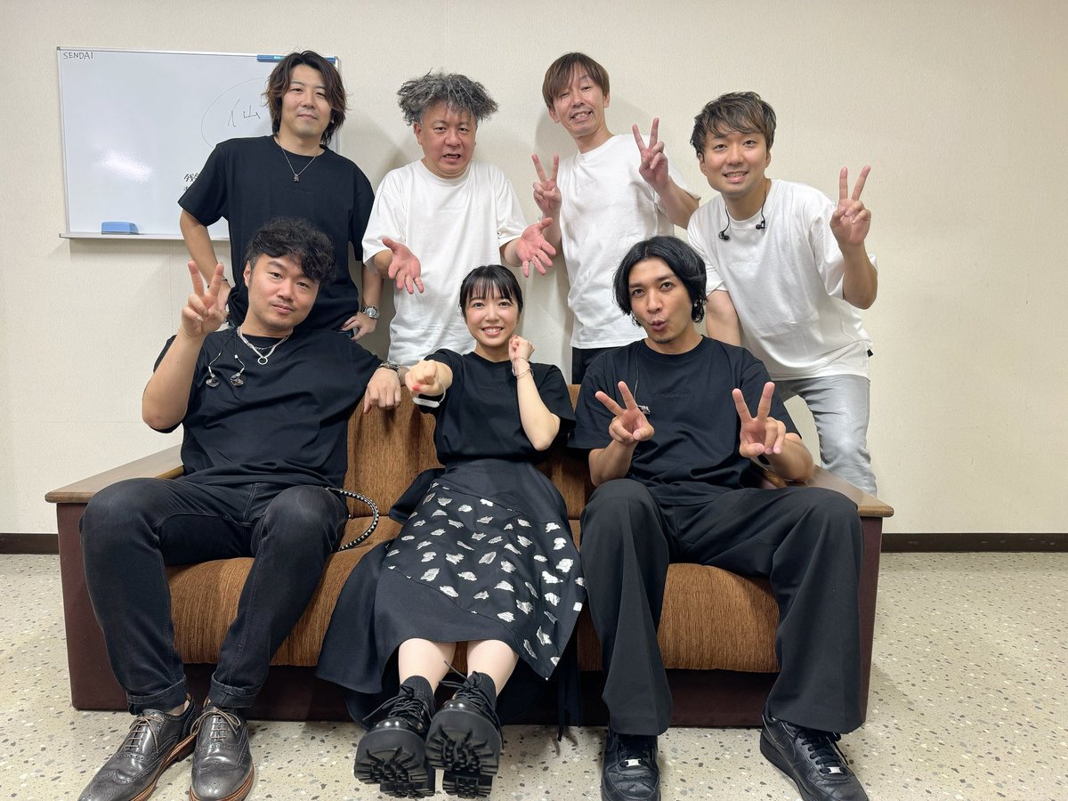 mone_tohoent's tweet photo. #yattokosa2023
仙台公演！アツいお迎え&amp;ライブを有難うございましたーーー🎋❤️‍🔥
ライブってたのしいね。今日は暴れたね。 https://t.co/umgjD7cSV0