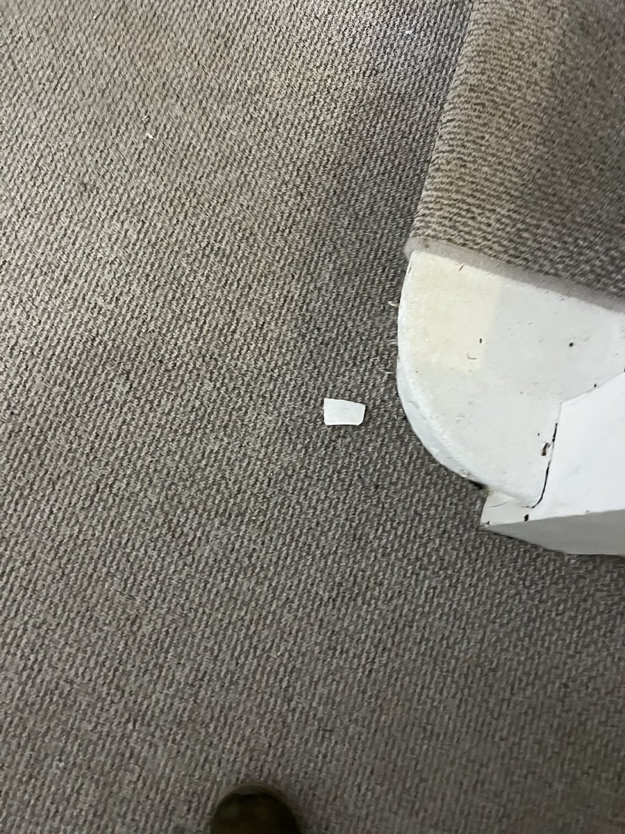 CSafty's tweet photo. @AirbnbHelp disgusting service waiting for response since 1st nov after being left to stay in a drug den https://t.co/sdSbdLxOe5
