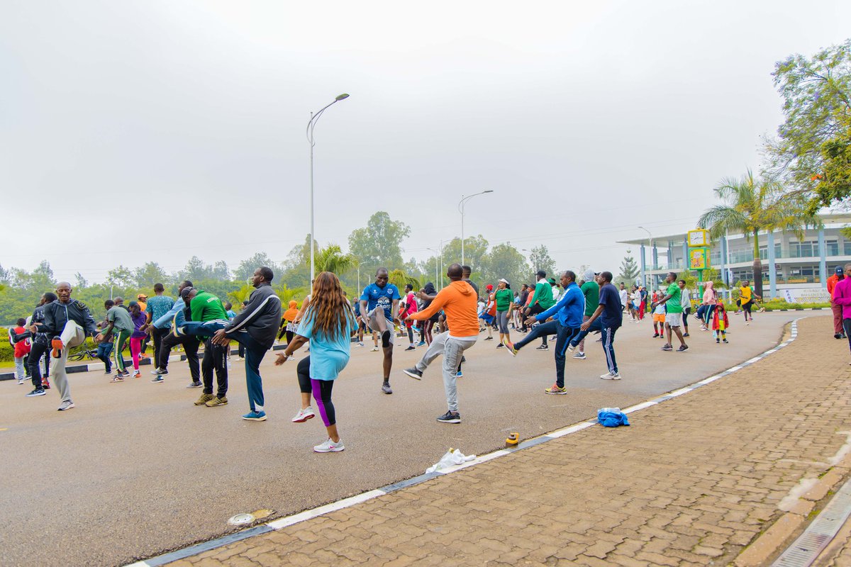 What a beautiful weather today for sports enthusiasts! 
Rain showers blessed our #CarFreeDay happening today in all three districts of the City of #Kigali. Sport is life.