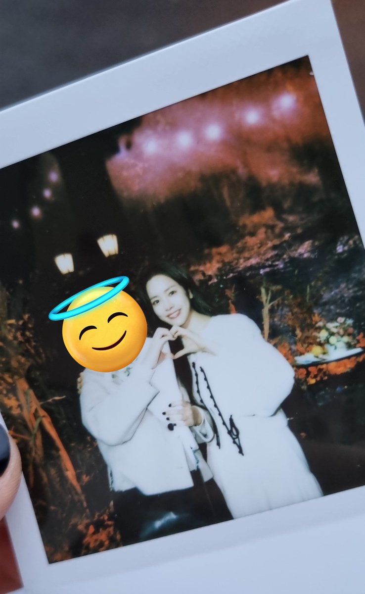 g0tch4__'s tweet photo. 한지민은 천사다 😭💕 #한지민 https://t.co/gNFpIsxaD9