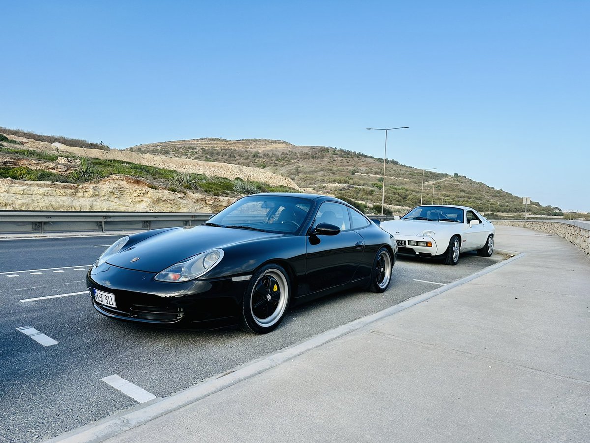911blackyellow's tweet photo. Sunday ride and coffee

#porsche #sunday #ride #coffee #911 #996 #928 #718 #carrera #carrera4 #spyder #getoutanddrive #911blackandyellow https://t.co/1zrbdIqoSo