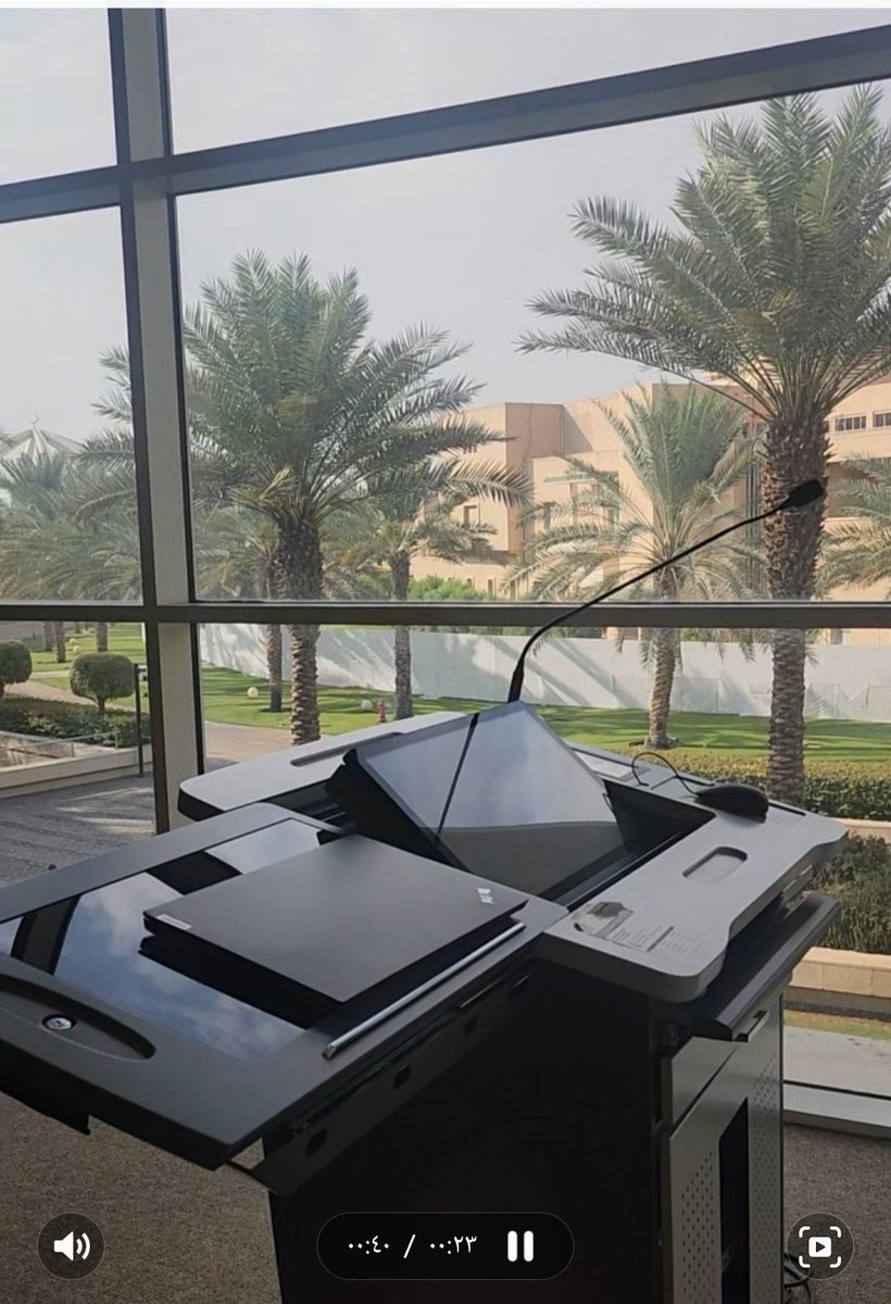 NESREEN_MED's tweet photo. بدعوة كريمة و مشاركة البروفيسور محمد زعروب بجامعة الفيصل قدمنا محاضرة اليوم عن المجالات الوظيفية و الفرص المتاحة للتخصصات العلمية لطلاب و طالبات التخرج لهذا العام 💙🩵🩷 https://t.co/XNETi2aFiz