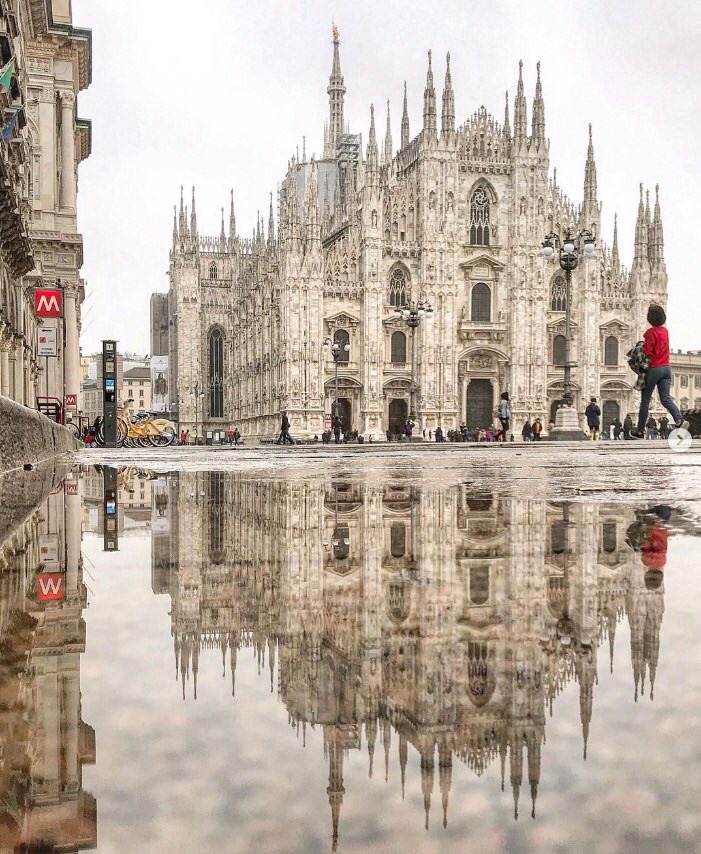 Milano...
#Milano #Milan #duomodimilano #cathedral #architecture #streetphotography @liakadhija