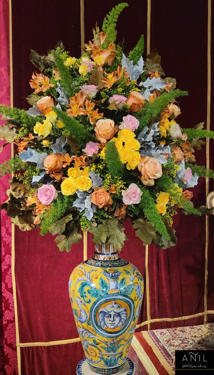 AnilFloral's tweet photo. 𝑵𝑼𝑬𝑽𝑶 𝑬𝑿𝑶𝑹𝑵𝑶 | Exorno floral del altar de Besamanos de Nuestra Señora del Amparo de @r_peccatorum

"Añil, Detalles con Alma"

☎️ 625460219
📍 C/ Trabajo 8A, 41010 Sevilla.
📲 https://t.co/AmLuYZx7Yy

#AñilBoutique #DetallesconAlma #ArteFloral https://t.co/Tn9osUPlba