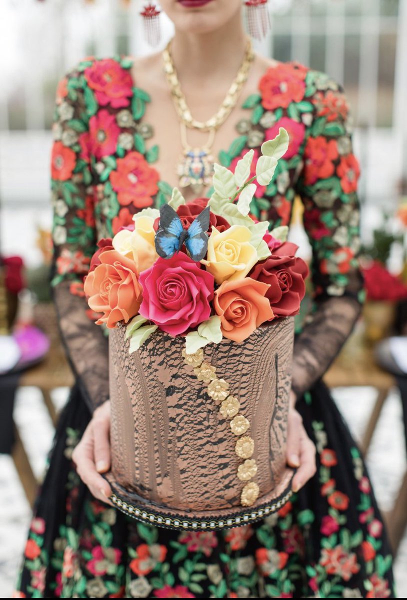 lizcakeemporium's tweet image. Colourful #weddingcakes #paintedcakes #sugarflowers #fridakahlo
