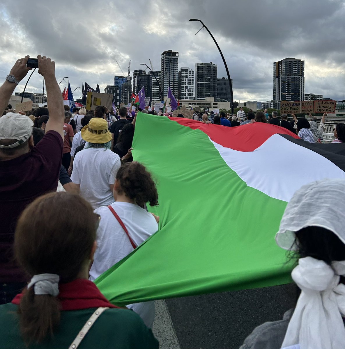 karen_champniss's tweet photo. @beneltham Proud to join thousands in Meanjin this afternoon. #FreePalestine #ShameABC #NotInMyName #EndTheGenocide https://t.co/Xi4bITQAGx