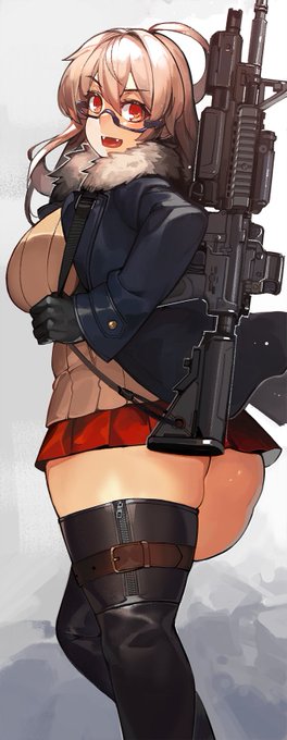 #三連休はフォロワーが増えるらしい
オリジナル眼鏡ちゃんと二次創作を描いてるよ 見てって～🙄 