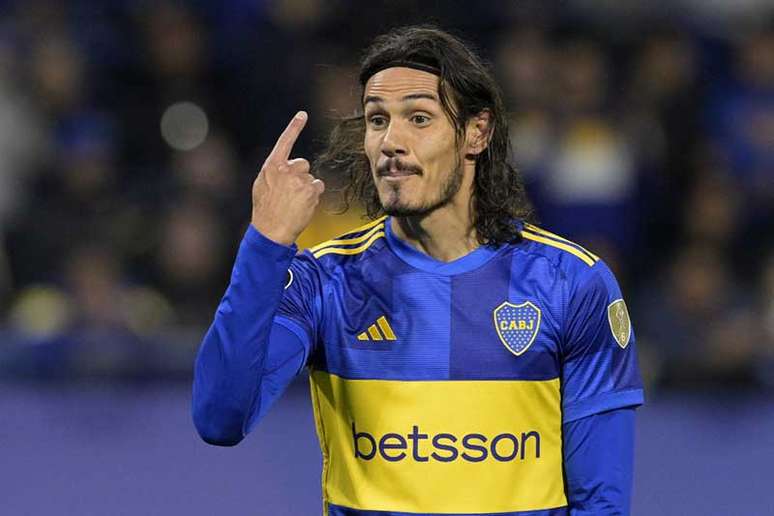 gabrielffc17's tweet photo. 🚨 Procura-se Cavani, última vez visto tentando brigar com o melhor volante do continente. Principal suspeito do desaparecimento: Nino. https://t.co/olGItg0hFm