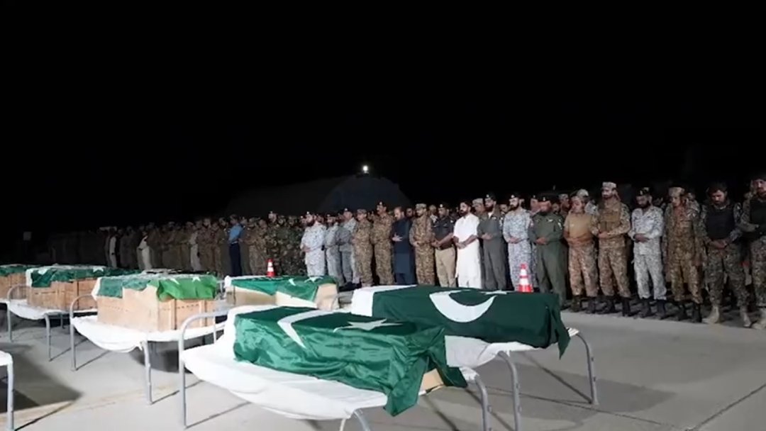 Namaz e Janaza of Shuhadas, embraced shahadat on 3 Nov in terrorist attack at #Gawadar, was offered at #Pasni. 

Shuhada laid to rest with full military honour.

Pak Army stand resolute &amp; committed to eliminate the menace of terrorism from the motherland at all costs.