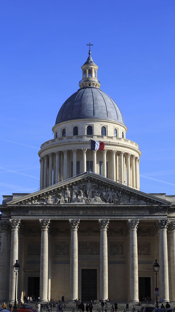 #CeJourLà Le 5 novembre 1906, Marie Curie reprend le cours de Pierre Curie à la Sorbonne : elle devient ainsi la première femme professeure des universités en France ! 👩‍🏫
Un peu moins de 90 ans plus tard, elle sera la première femme honorée au #Panthéon.
👉monuments-nationaux.fr/magazine/dossi…