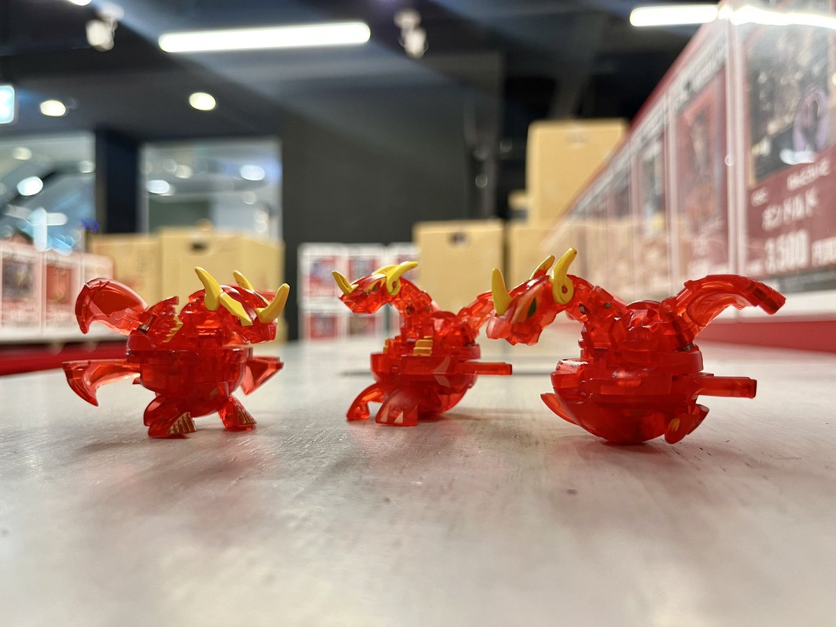 爆丸 ヘリオス ドラゴノイド 他 73個 まとめ売り 爆丸入荷しました☆ クロスドラゴノイドやサイボーグヘリオスなど