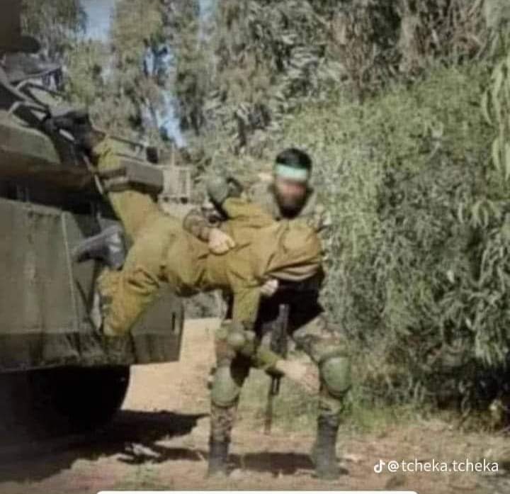 ولمثل هذا فاليعمل العاملون

اي جيش أنتم أيها الاسرائيليون وكم أنتم ضعفاء هزل
لولا الغطاء الجوي لدا أمريكا واسرائيل وحلفائهم
لما احتلوا شبرا واحد ليس من فلسطين وحدها
لا من اي دولة عربية 
أنتم اوهن من بيت العنكبوت