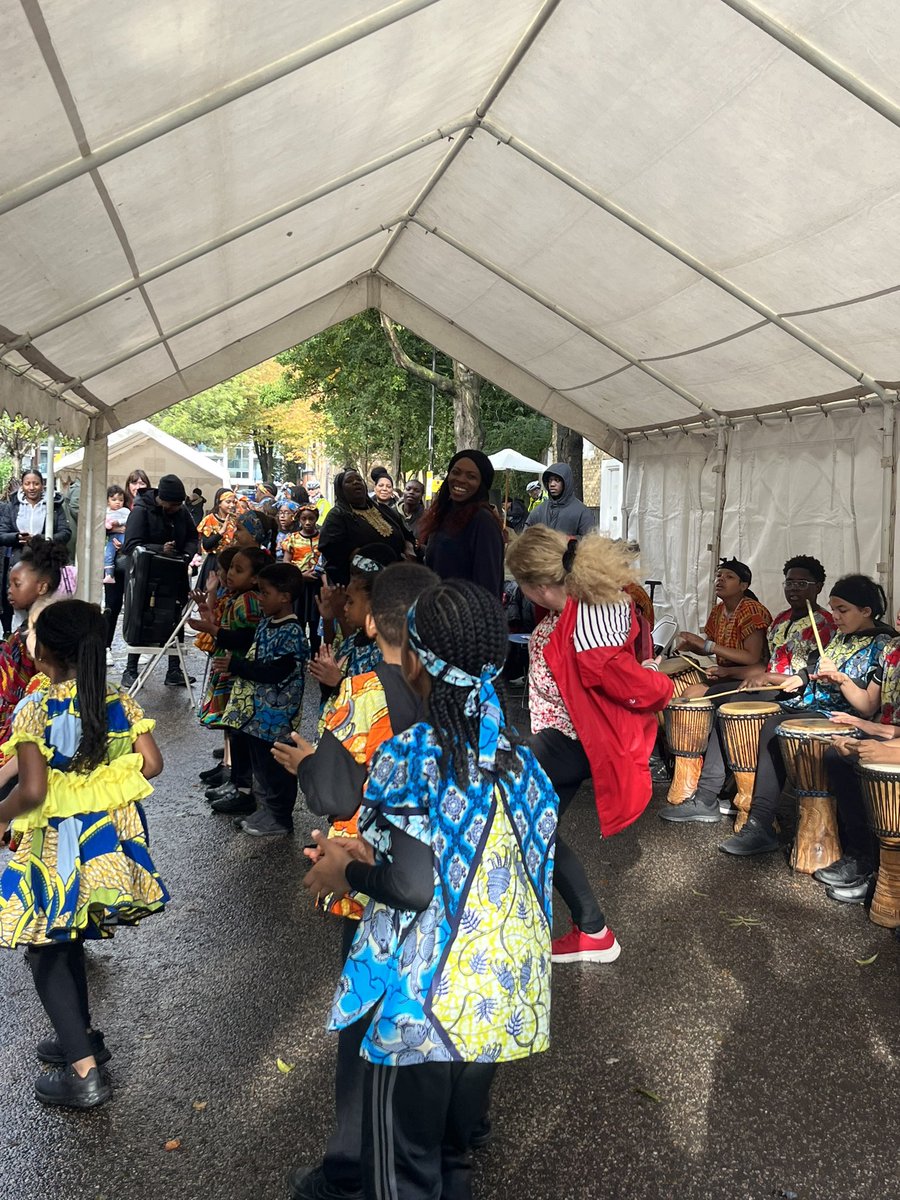 Amazing opening of Bemerton Family Hub. A fabulous day for our children and families. <a href="/IslingtonBC/">Islington Council</a> <a href="/KayaJunction/">Kaya Comer-Schwartz</a> <a href="/abbey_jon/">Jon Abbey</a> <a href="/jennyling118/">Jenny Ling</a>. Loved the dancing from our brilliant lead members! <a href="/MichelleNgongo/">Michelline Ngongo</a> <a href="/UnaOHalloran/">Cllr. Una O'Halloran</a>