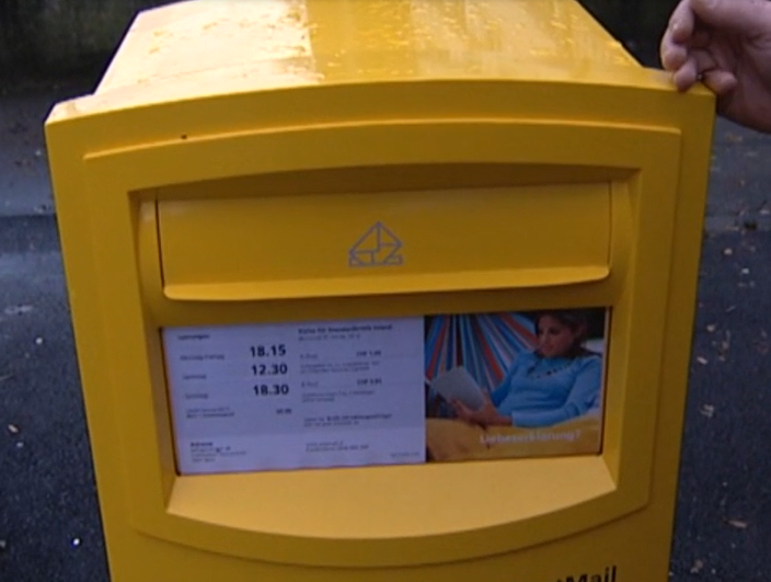 BurkhardtPhilip's tweet photo. "Wir werden die Briefkästen mit Sicherheit nicht abmontieren", versichert @postschweiz-Verwaltungsratspräsident @ChristianLevrat in der @sonntagszeitung.
Obschon das Geschäft mit der #Briefpost weiter rückläufig sei, werde der traditionelle #Briefkasten "nie" abgeschafft. (1/4) https://t.co/nBdqcGlEVN