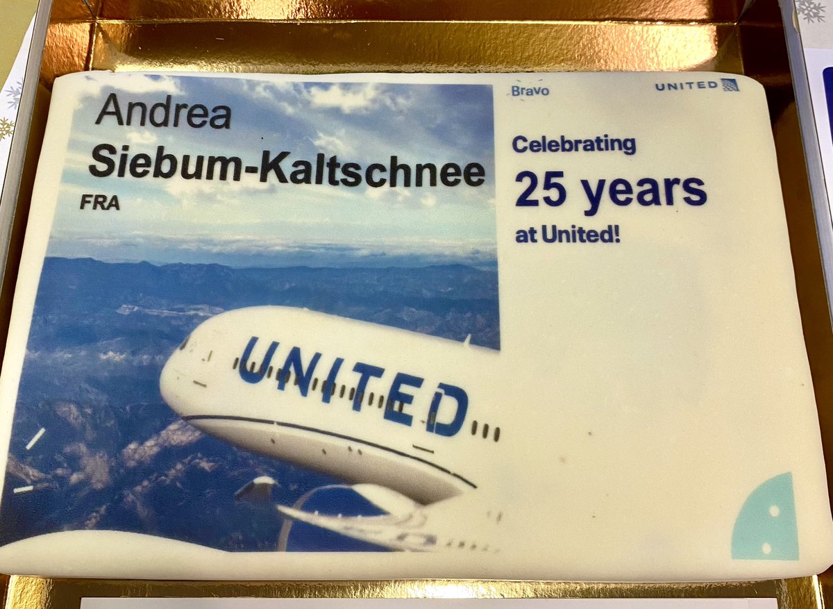Celebrating 25years with a truly exceptional and inspirational colleague. #teamfra @UKraft2 @flyingphilipp @AndreaNPunited @weareunited