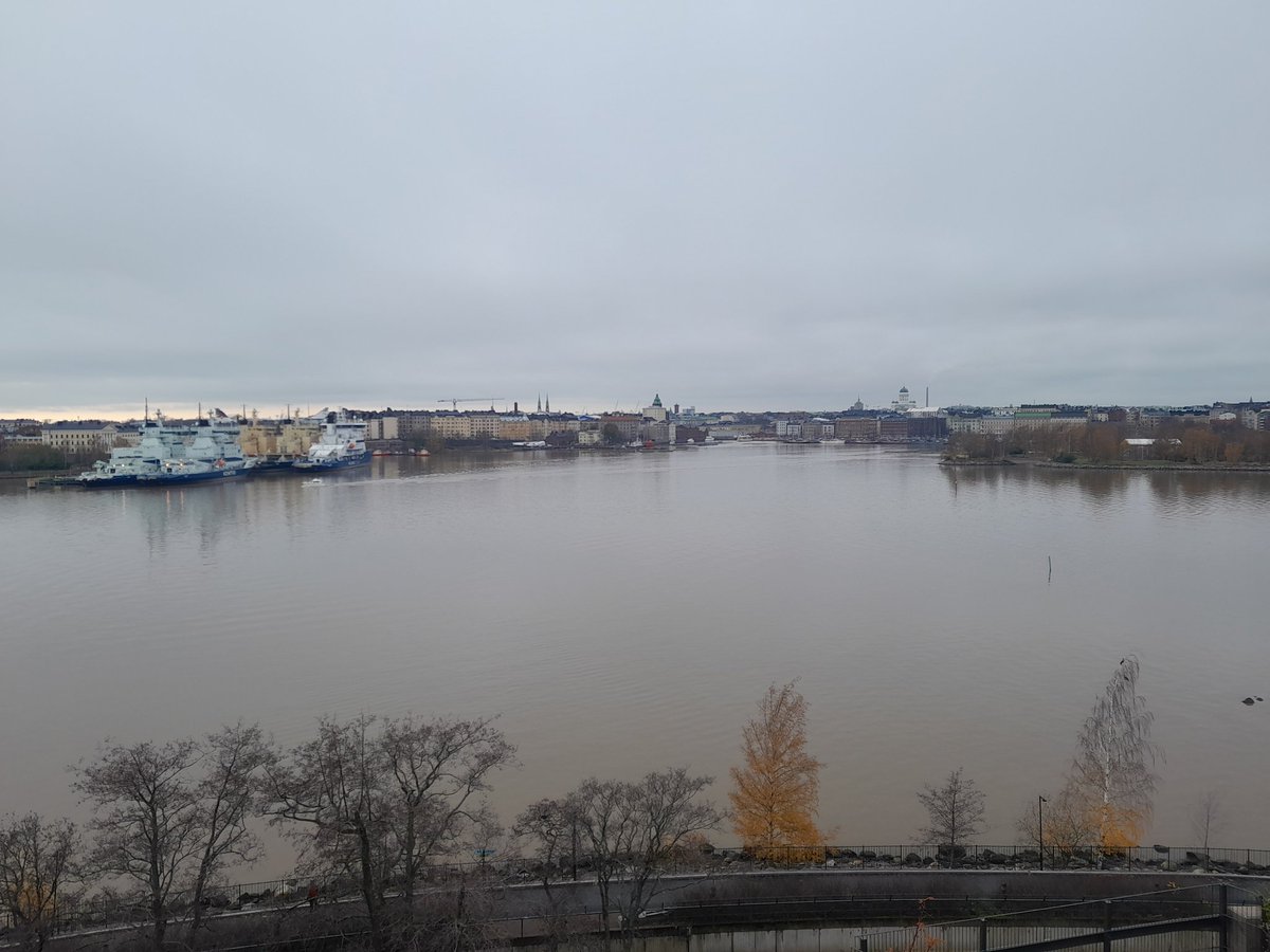 javaikku's tweet photo. #korkeasaari huipulla. https://t.co/D9WkaufQzP