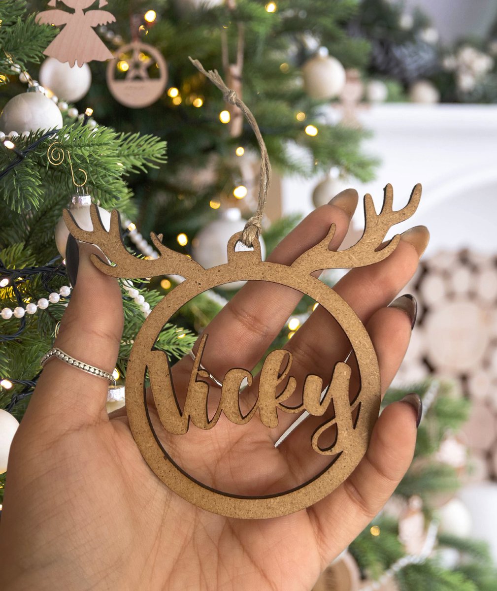 Bravemme's tweet photo. Seguimos diseñando bolitas navideñas 🎄 https://t.co/DA8udTyiai
