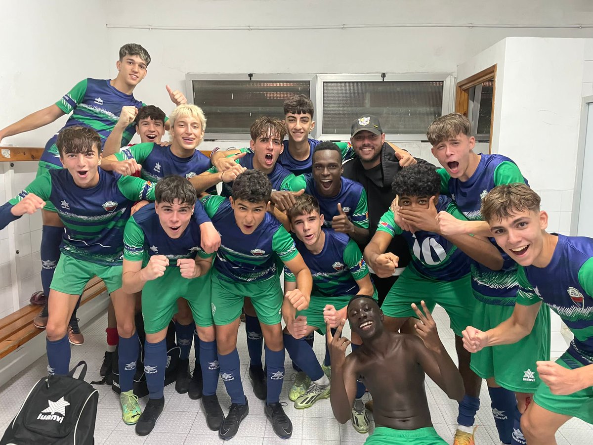 Peña Barcelonista Visca el Barca de Santa Pola 2️⃣-3️⃣ Juvenil C. 💪🏼Se imponen al líder tras remontar el partido. 🔝 #cdpabloiglesias