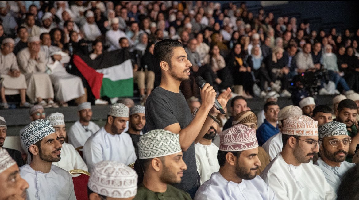 من فعاليّة الإعلاميّ الشّهير يوسف حسين (جوشو) بالأمس في مسرح كليّة الشّرق الأوسط حول القضيّة الفلسطينيّة، من تنظيم جلسة كرك ومجاز ومكان، أدار الحوار الإعلاميّ محمّد الهنائيّ، بحضور جماهيري كبير.