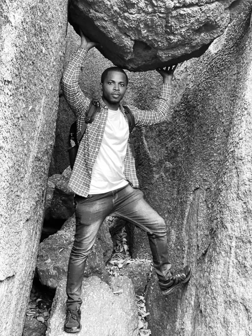 Task: Build an app that will be like Twitter and have a payment gateway.

Me: