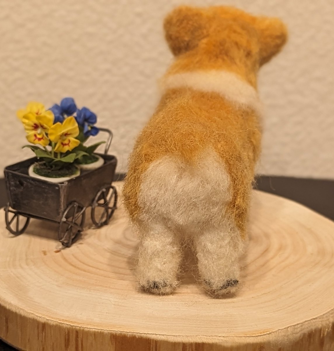 羊毛フェルトコーギー