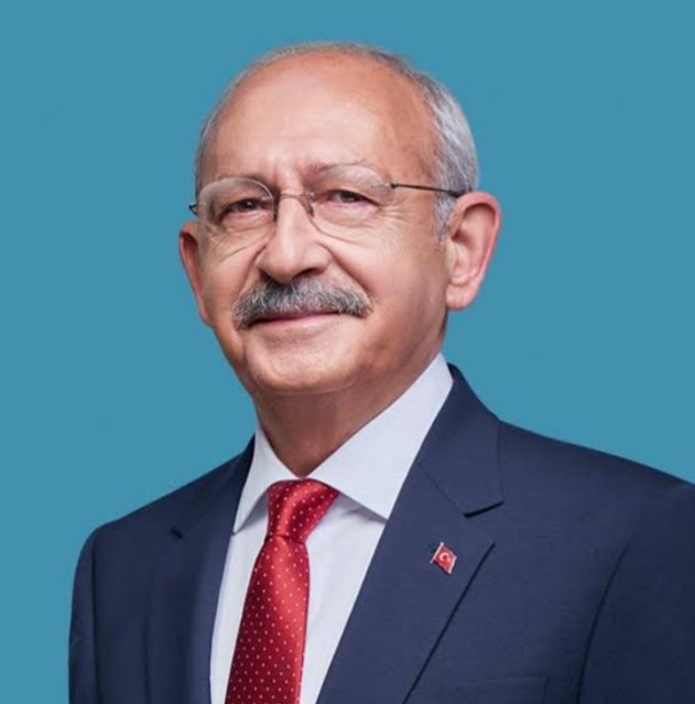 İkisi de Nazımiye de doğdu. Biri Dersimliyim derken, diğeri Sırrı Sakık'a neden Dersim değil de Tunceli olduğunu anlatıyordu.