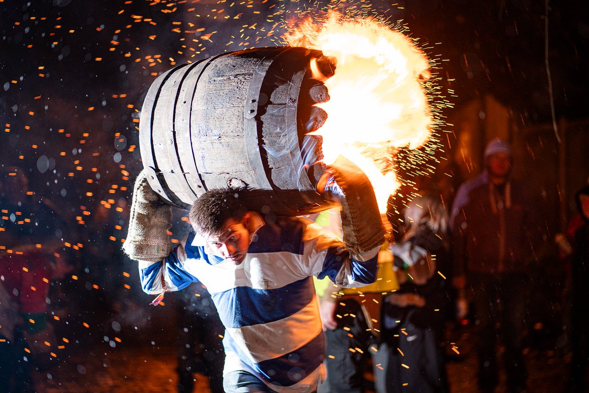 DanielDayment's tweet photo. Ottery St. Mary Tar Barrels captured last night. A pretty epic first time experience to this event!
@SWNS
#devon #otterystmary #tarbarrels #exploredevon #southwest #news #bonfirenight #photojournalism https://t.co/Dg14N5R0rb