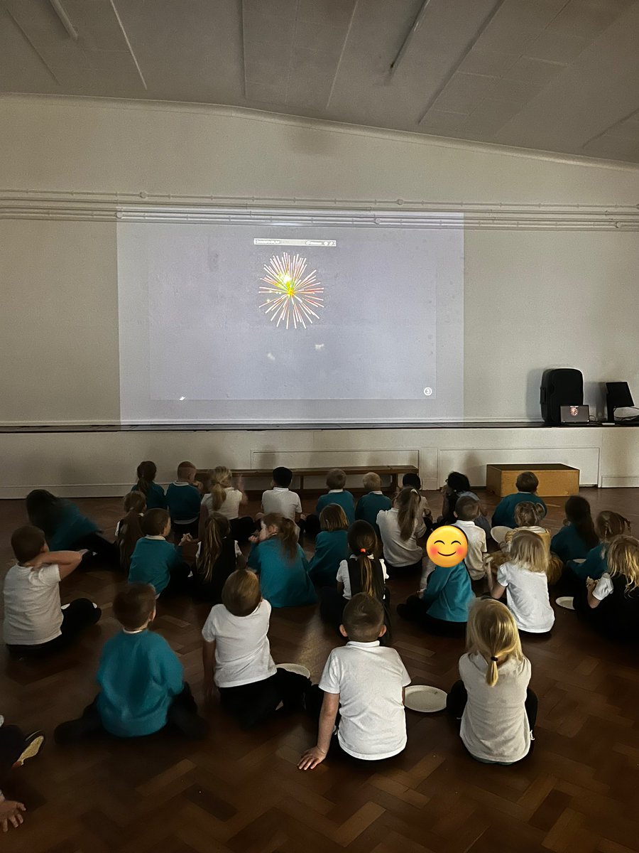 EPA_Year1's tweet photo. This term year 1 have been learning all about why bonfire night is celebrated and also how to stay safe. On Friday it was lovely to end our topic with hotdogs, hot chocolate and some fireworks in the hall! 🎇 🌭 https://t.co/FySmIgxDl2