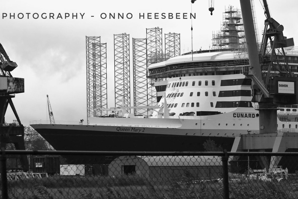 A sneak preview of todays photoshoot...
Queen Mary 2 for repairs at Damen drydock.
Feel free to share and like.
#Cunard #QueenMary2 #qm2 #Rotterdam