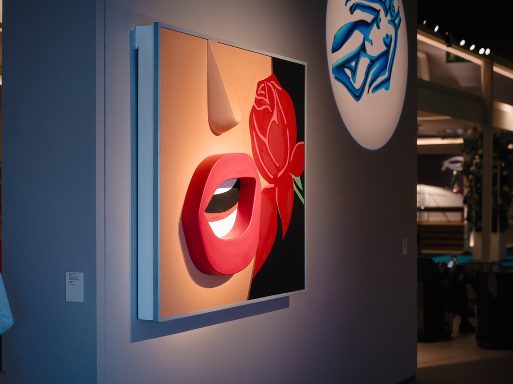 As seen on the <a href="/Gmurzynska/">galerie gmurzynska</a> stand at The Treasure House Fair 2023:
Blue Nude #3 N125 by Tom Wesselmann and Red Rose by Marjorie Strider

#treasurehousefair #artfair #collecting #contemporaryart