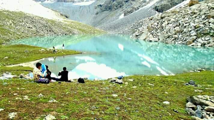 LifeLensScape's tweet photo. The unknown lakes of Kharmang.
These lakes are situated at Torghon and Hergosal Nala (stream) at Kharmang district, Gilgit Baltistan. 
The lakes can be trekked through Khamosh waterfall. 
📸  @BakhatNasr 
#Pakistan #ColorsofPakistan https://t.co/rZ7M4GsHDx