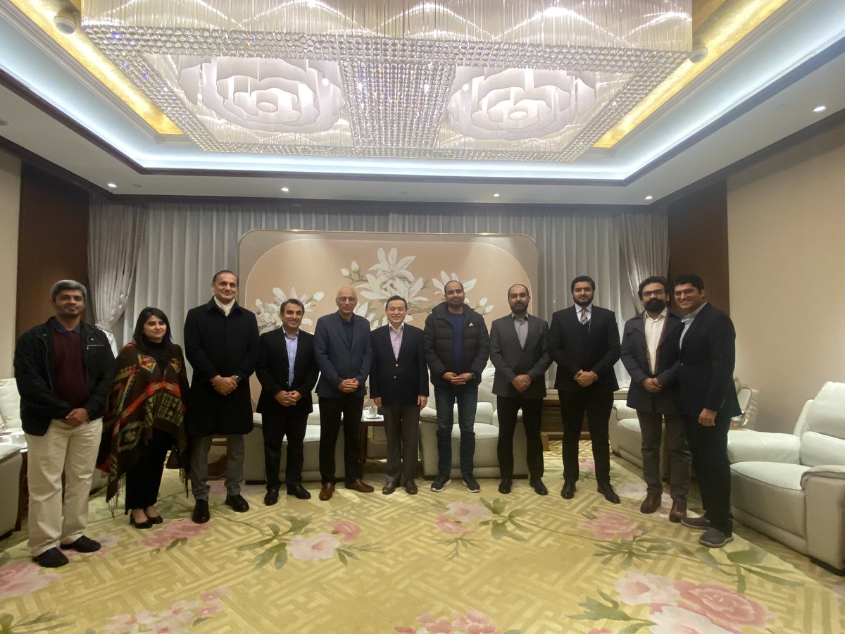 With DDG Maoming and Embassy Colleagues at airport, before departure for Islamabad on completing my assignment in China. It is so hard to say farewell to China, which I have come to regard as my second home. I will remain an eternal ambassador of 🇨🇳 🇵🇰 friendship. @MFA_China