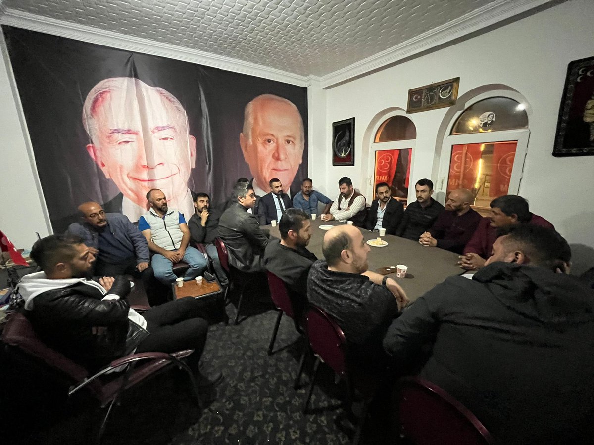 Ülkü Ocakları Nevşehir İl Başkanımız Musa Şevik beyefendi ve yönetimimiz Derinkuyu İlçe Ocak Başkanlığımızı ve Derinkuyu MHP İlçe Başkanlığımızı ziyaret ettiler.Ülküdaşlarımızla bir araya gelerek yaptığımız ve yapılması planlanan faaliyetlerimiz hakkında istişarelerde bulundular.